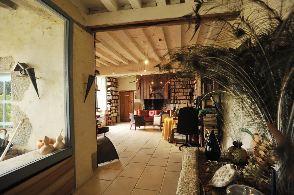 Bed and Breakfast Chateau De La Chasse-Guerre Hardanges Exterior foto