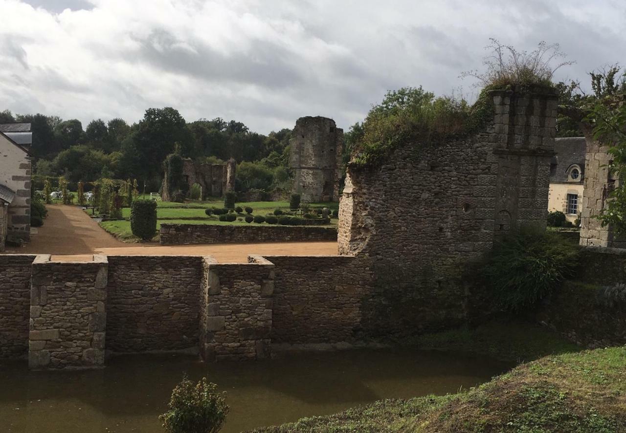 Bed and Breakfast Chateau De La Chasse-Guerre Hardanges Exterior foto