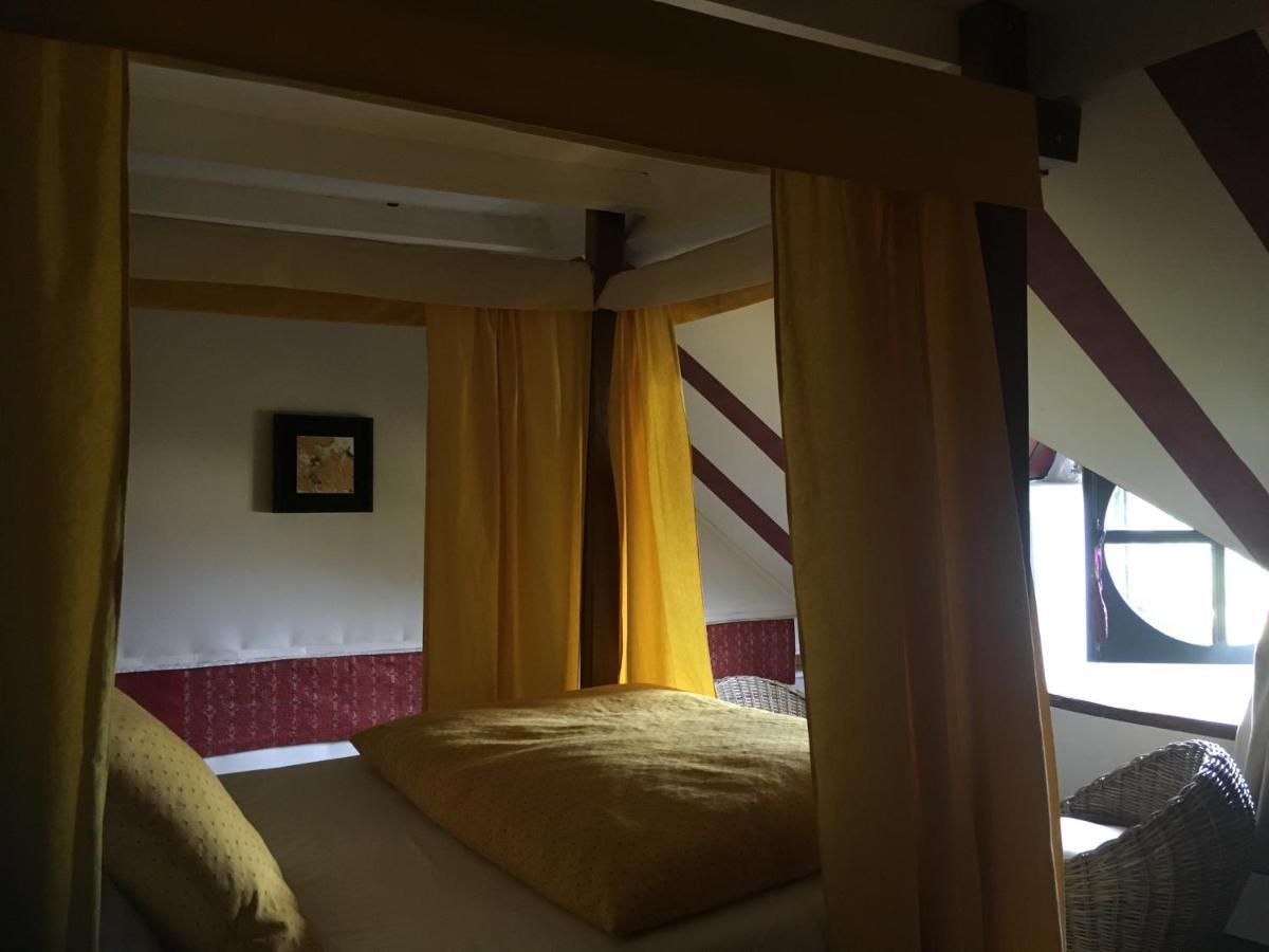 Bed and Breakfast Chateau De La Chasse-Guerre Hardanges Exterior foto